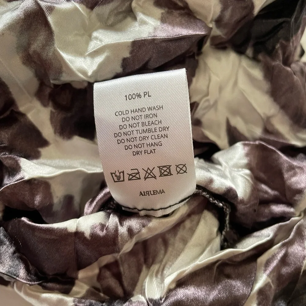 Dress - Picture 4 of 10